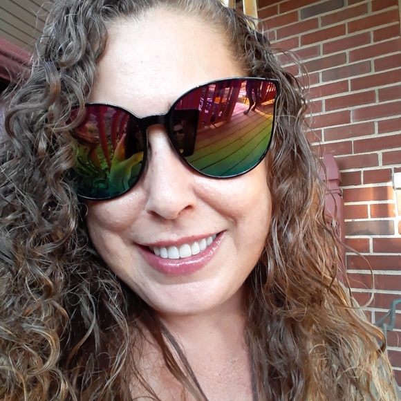 *HP* 10/21/21 NIB TRENDY iWEAR GALORE HAILEY SUNGLASSES IN RAINB - Picture 4 of 6